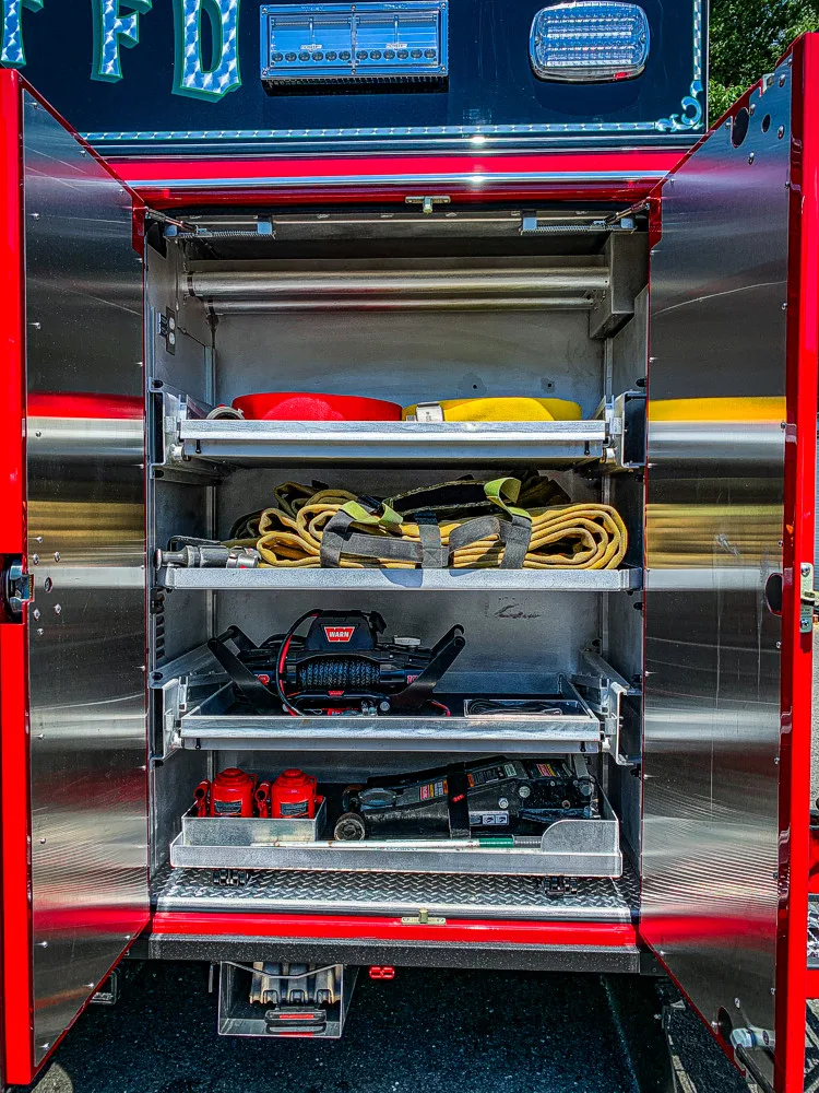 Pierce Enforcer Pumper exterior view, photo 18 of 34