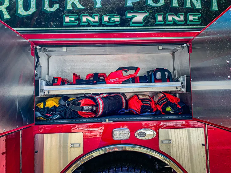 Pierce Enforcer Pumper exterior view, photo 26 of 34