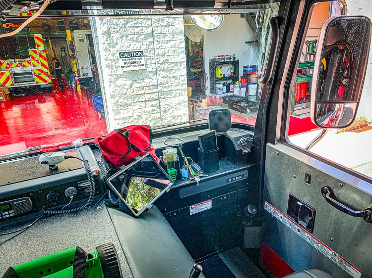 Pierce Enforcer Pumper exterior view, photo 6 of 34