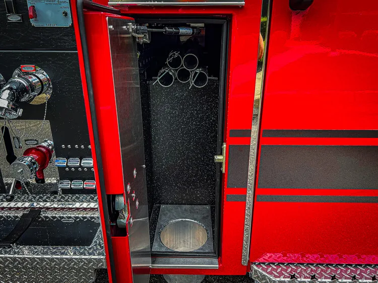 Pierce Enforcer Pumper exterior view, photo 10 of 32