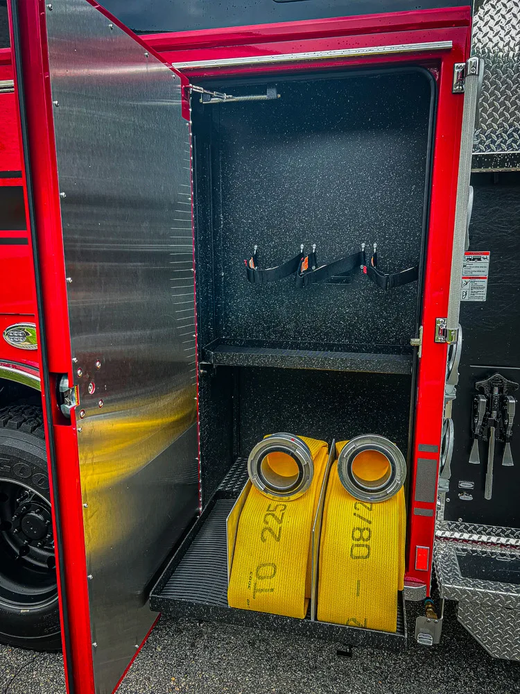 Pierce Enforcer Pumper exterior view, photo 11 of 32