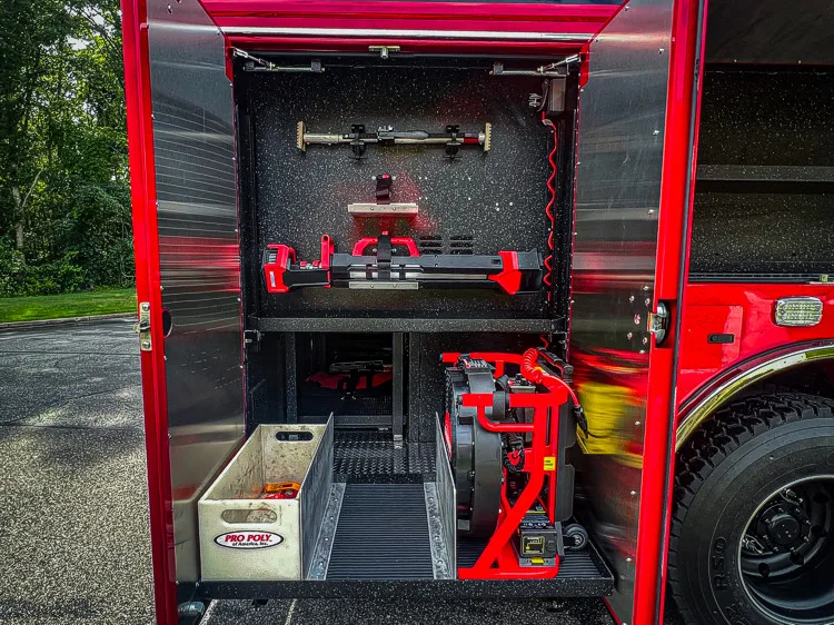 Pierce Enforcer Pumper exterior view, photo 14 of 32
