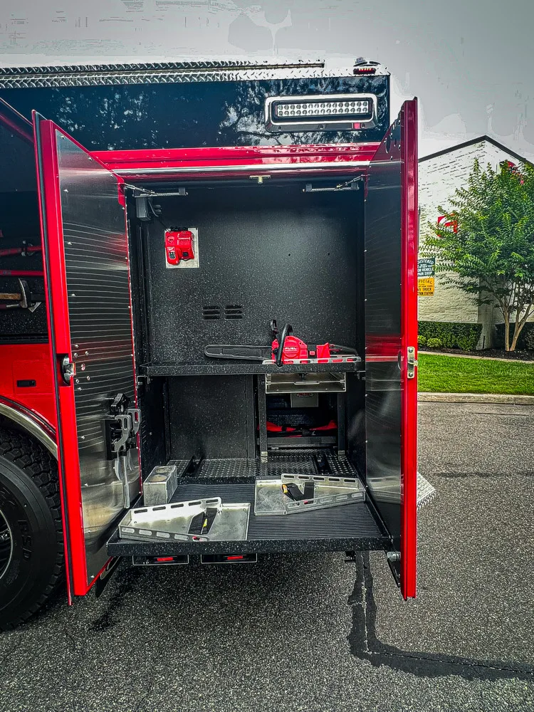 Pierce Enforcer Pumper exterior view, photo 18 of 32
