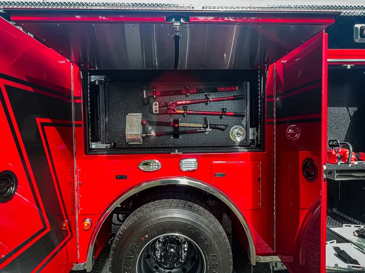 Pierce Enforcer Pumper exterior view, photo 19 of 32