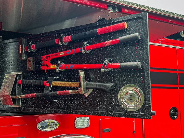 Pierce Enforcer Pumper exterior view, photo 20 of 32