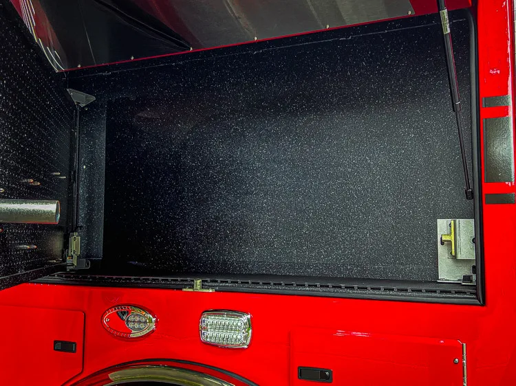 Pierce Enforcer Pumper exterior view, photo 21 of 32