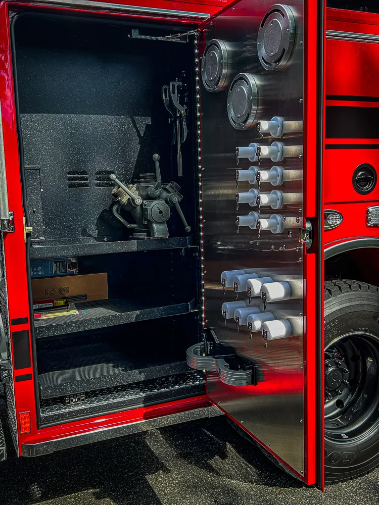 Pierce Enforcer Pumper exterior view, photo 22 of 32