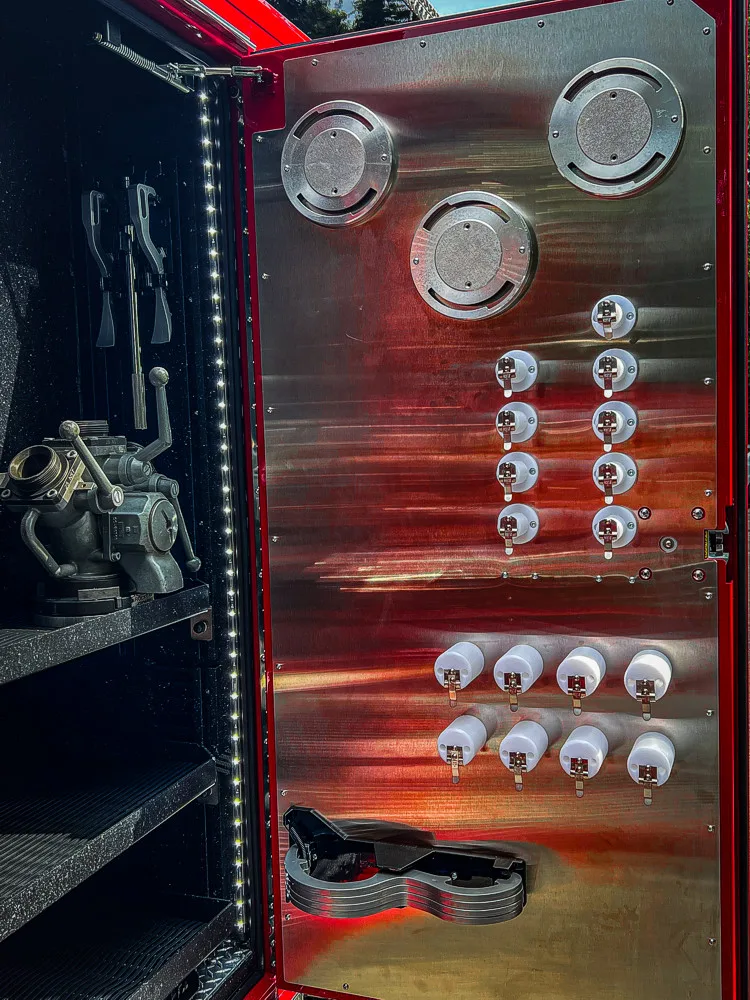 Pierce Enforcer Pumper exterior view, photo 23 of 32