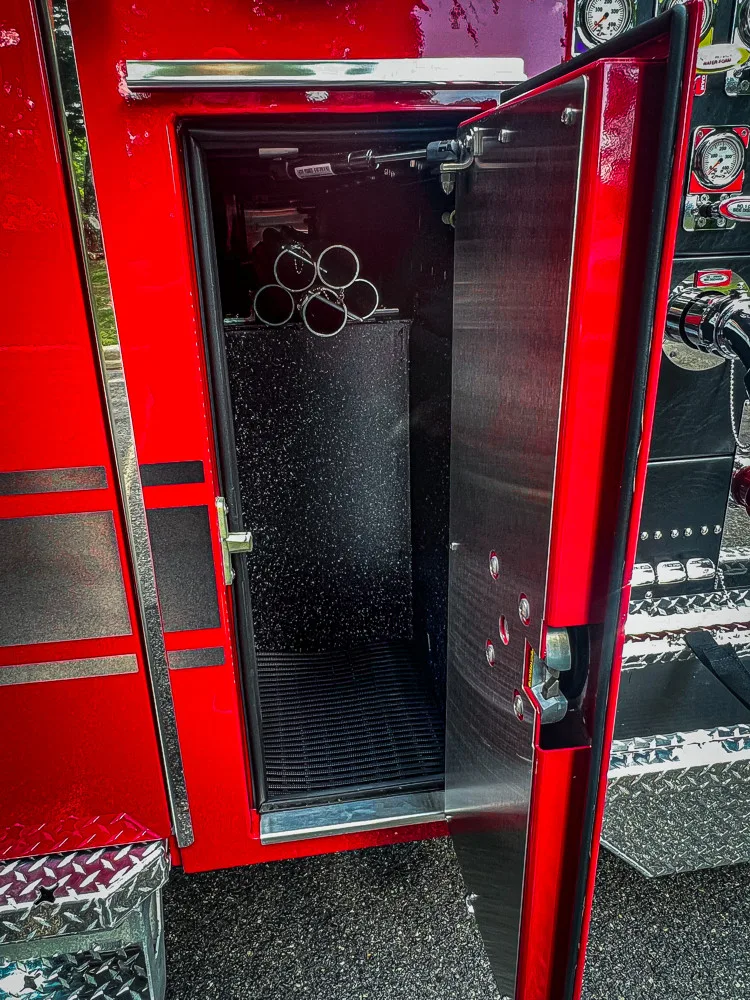 Pierce Enforcer Pumper exterior view, photo 27 of 32