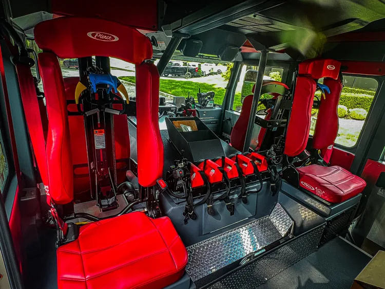 Pierce Enforcer Pumper exterior view, photo 28 of 32