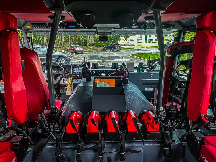 Pierce Enforcer Pumper exterior view, photo 30 of 32