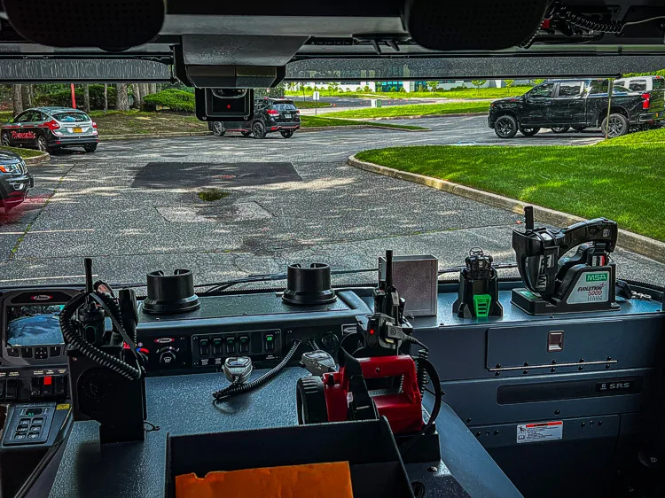 Pierce Enforcer Pumper exterior view, photo 31 of 32