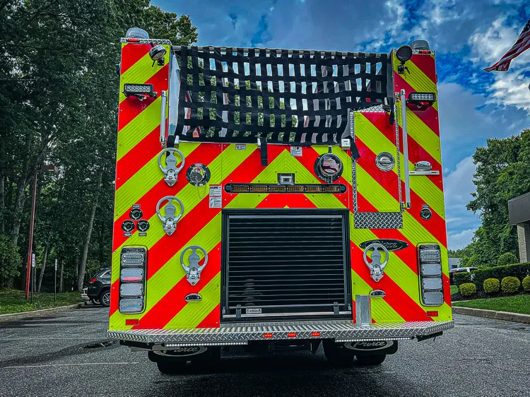 Pierce Enforcer Pumper exterior view, photo 6 of 32