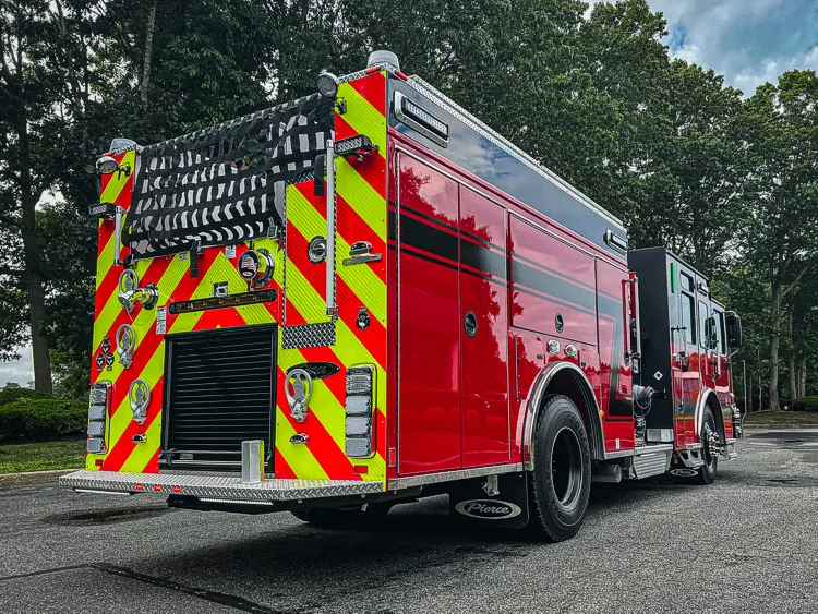 Pierce Enforcer Pumper exterior view, photo 7 of 32