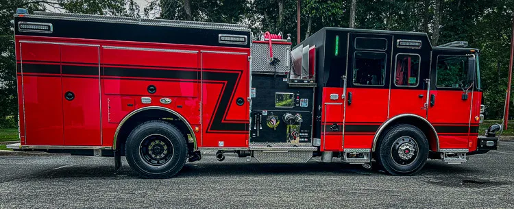 Pierce Enforcer Pumper exterior view, photo 8 of 32