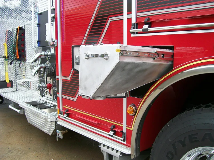 Pierce Pumper exterior view, photo 13 of 28