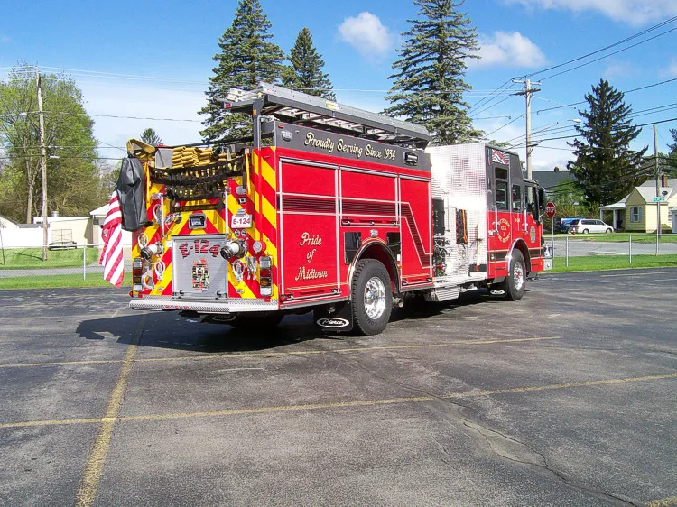 Pierce Pumper exterior view, photo 15 of 28