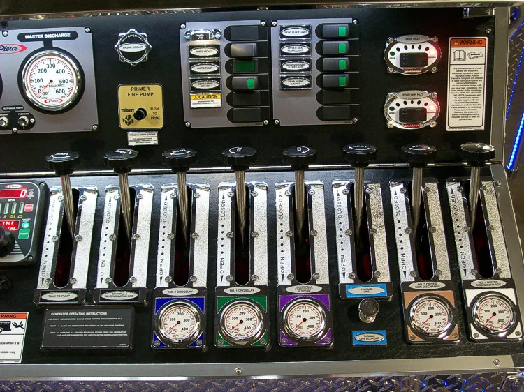 Pierce Pumper exterior view, photo 19 of 28