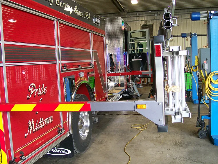 Pierce Pumper exterior view, photo 26 of 28