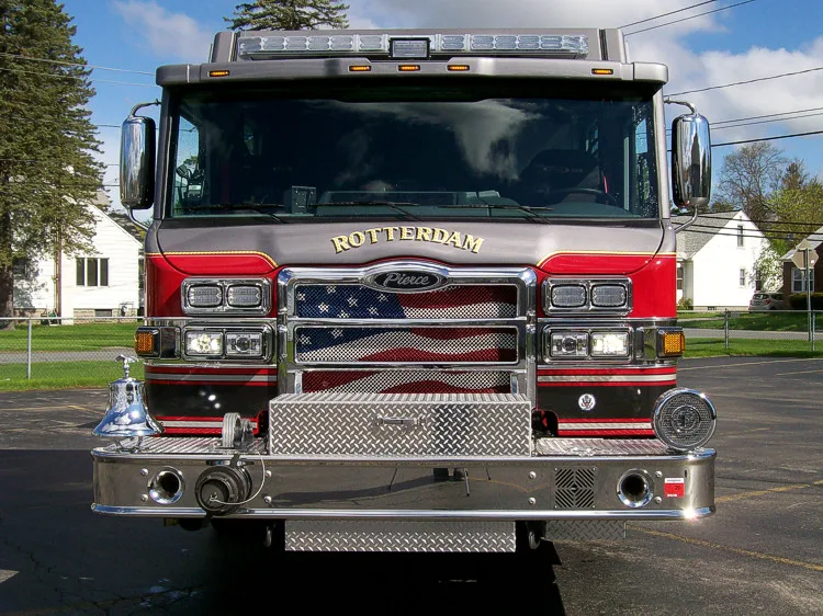 Pierce Pumper exterior view, photo 4 of 28
