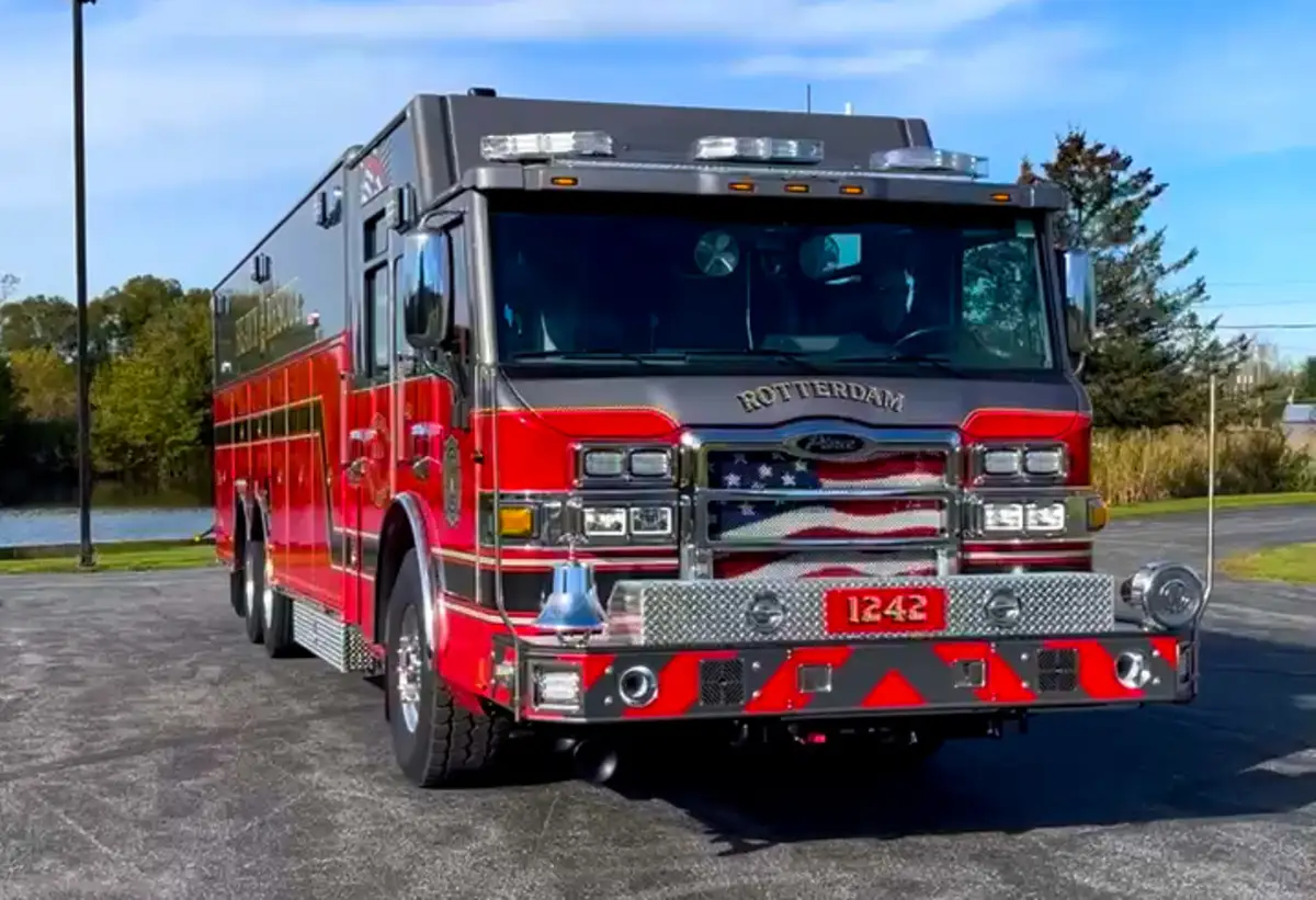 Heavy rescue truck front-left exterior profile showing full body length