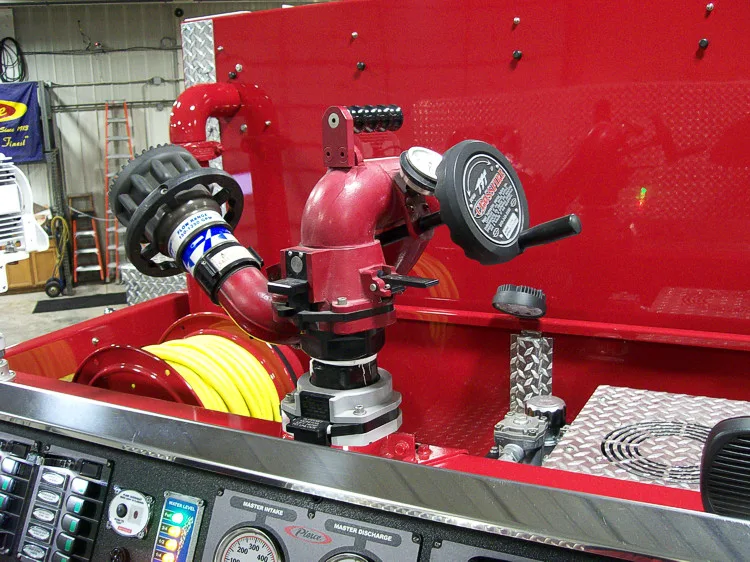 Pierce Saber Pumper exterior view, photo 15 of 29