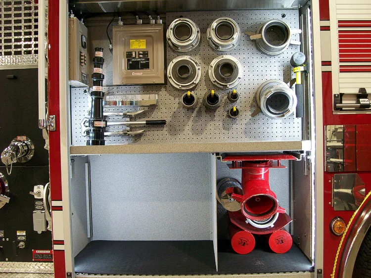 Pierce Saber Pumper exterior view, photo 16 of 29