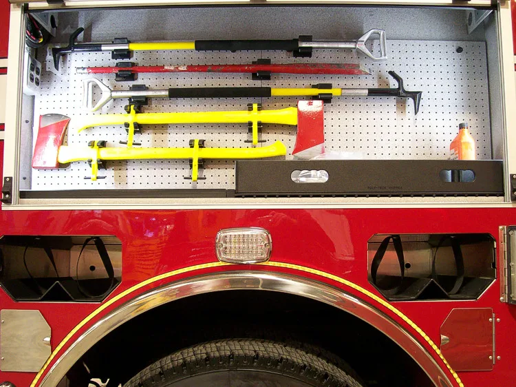 Pierce Saber Pumper exterior view, photo 17 of 29