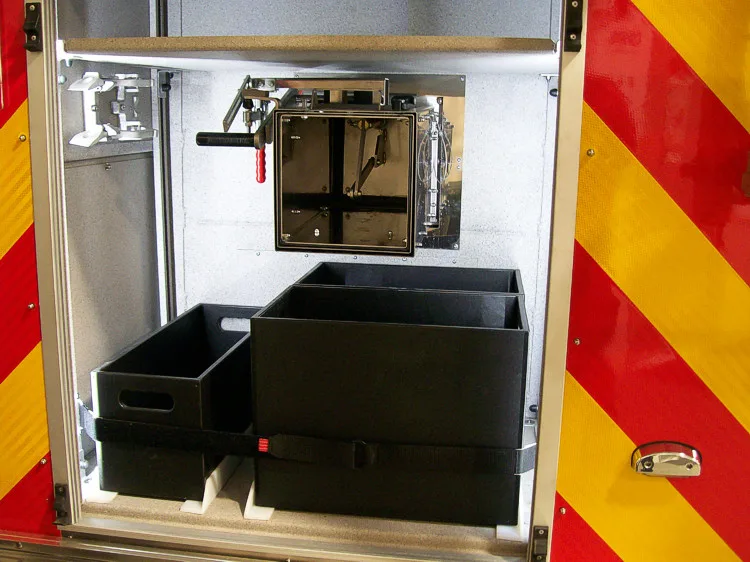 Pierce Saber Pumper exterior view, photo 19 of 29