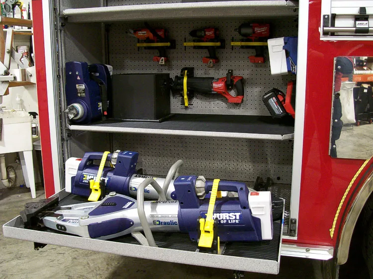 Pierce Saber Pumper exterior view, photo 20 of 29