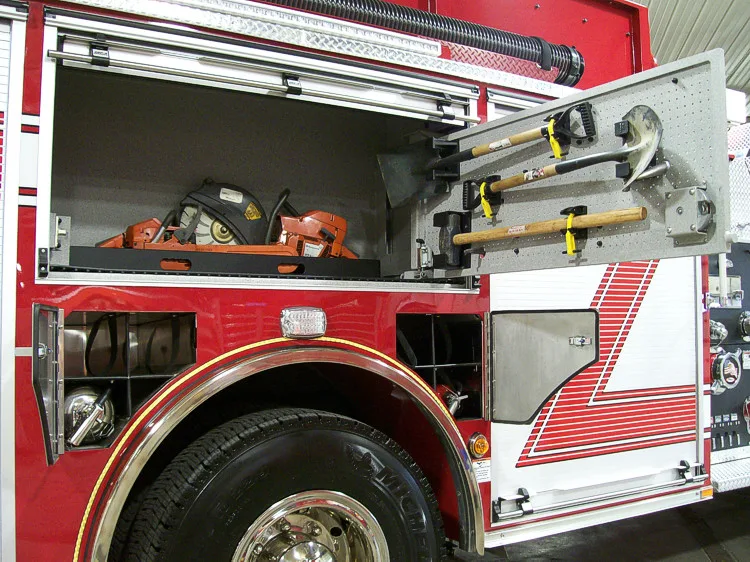 Pierce Saber Pumper exterior view, photo 22 of 29