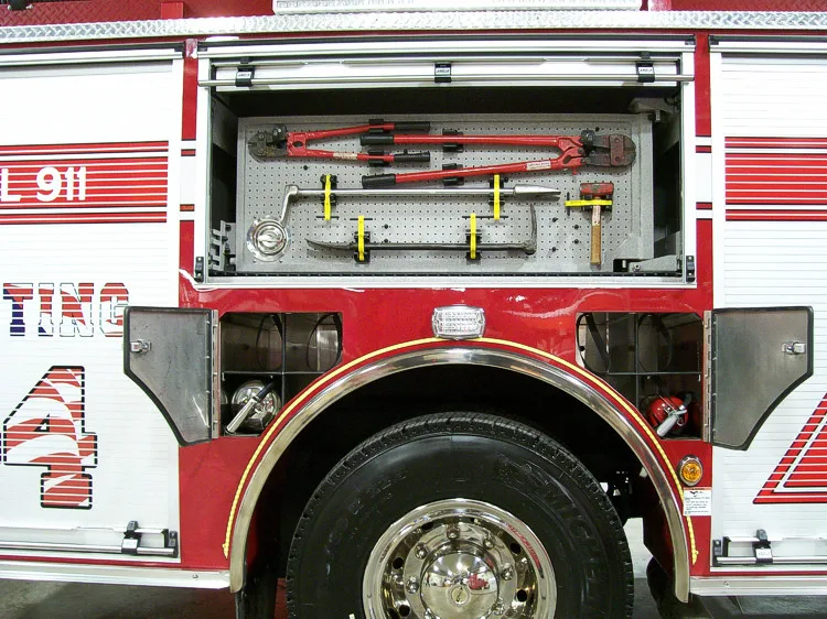 Pierce Saber Pumper exterior view, photo 24 of 29