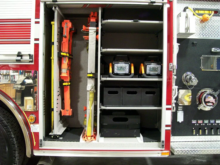 Pierce Saber Pumper exterior view, photo 27 of 29
