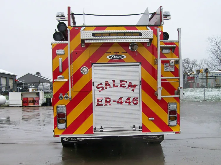 Pierce Saber Pumper exterior view, photo 3 of 29