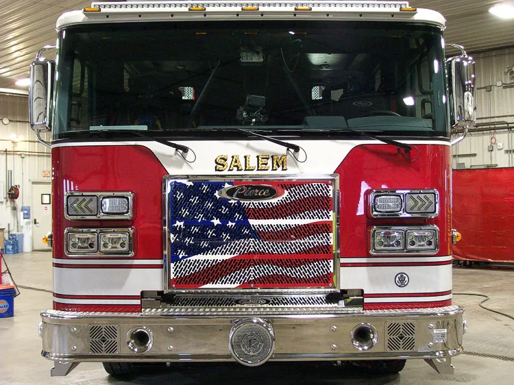 Pierce Saber Pumper exterior view, photo 4 of 29