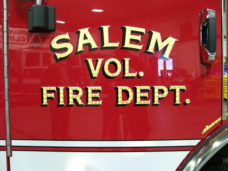 Pierce Saber Pumper exterior view, photo 8 of 29
