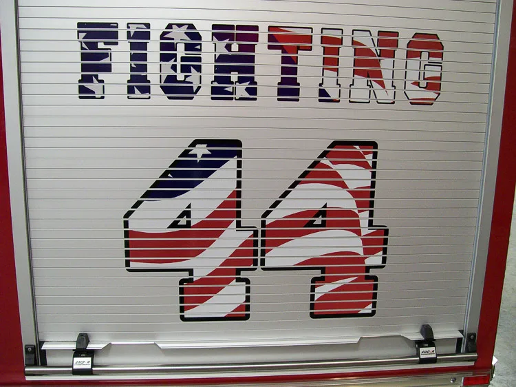 Pierce Saber Pumper exterior view, photo 9 of 29