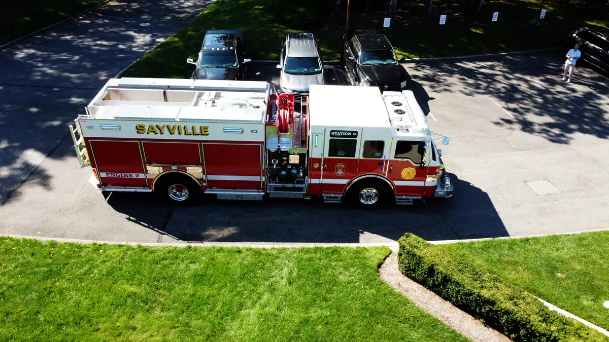 Pierce Velocity Rescue Pumper exterior view, photo 4 of 66