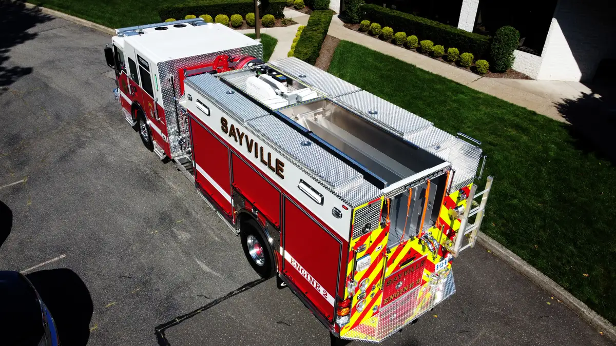 Pierce Velocity Rescue Pumper exterior view, photo 5 of 66