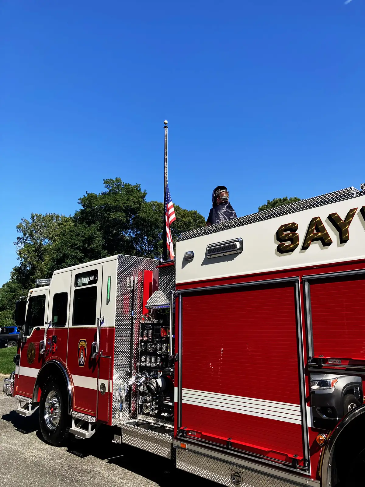 Pierce Velocity Rescue Pumper exterior view, photo 8 of 66