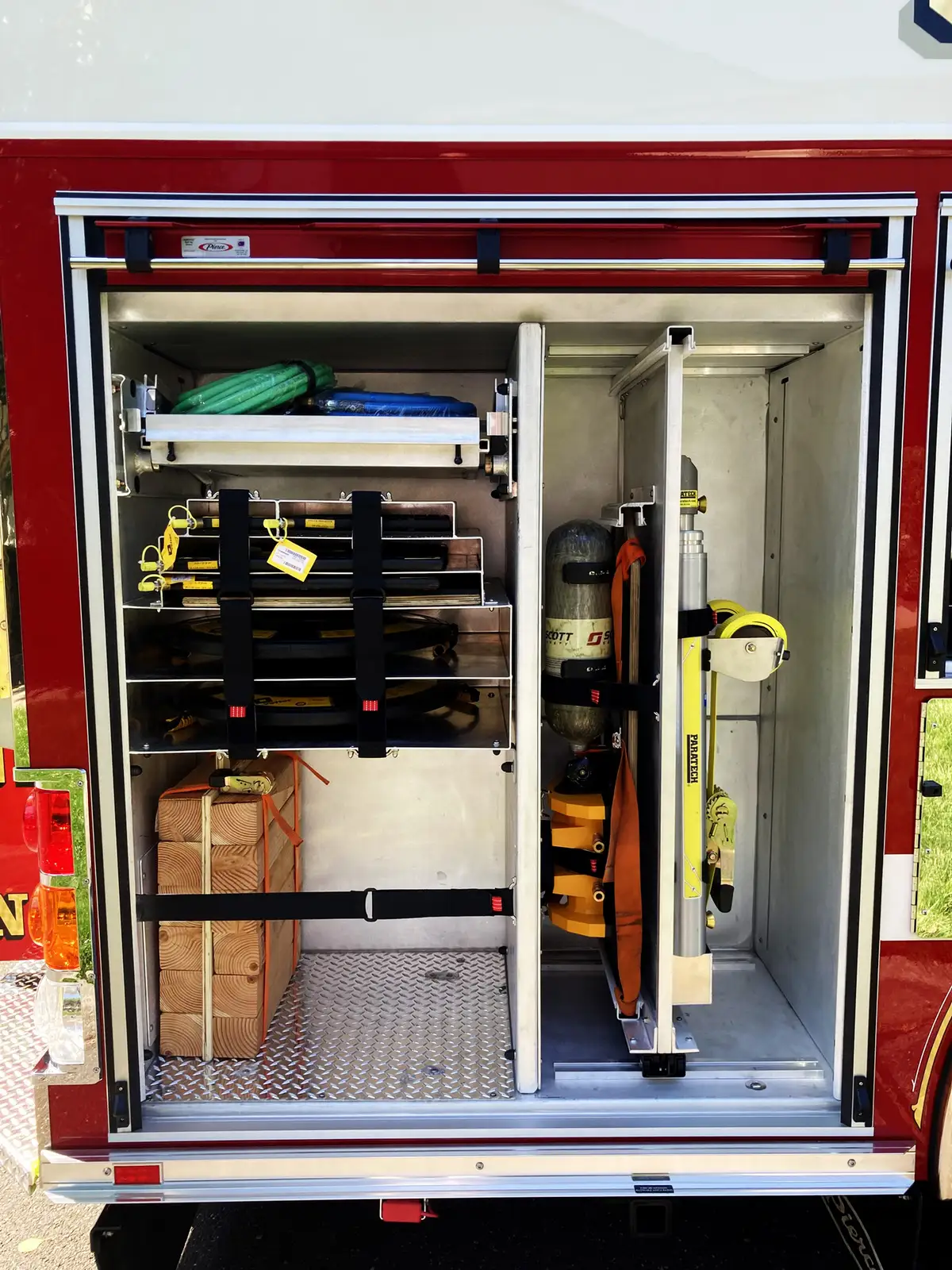 Pierce Velocity Rescue Pumper exterior view, photo 10 of 66