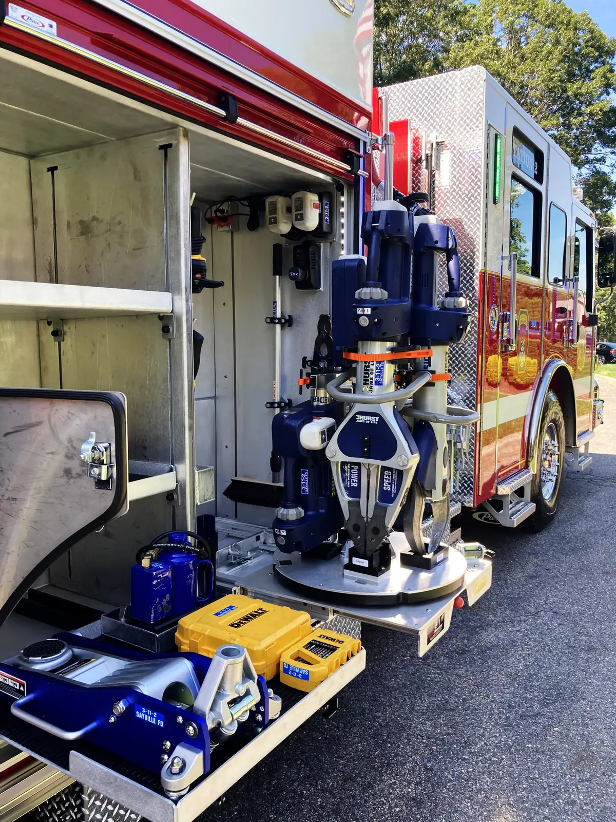 Pierce Velocity Rescue Pumper exterior view, photo 16 of 66