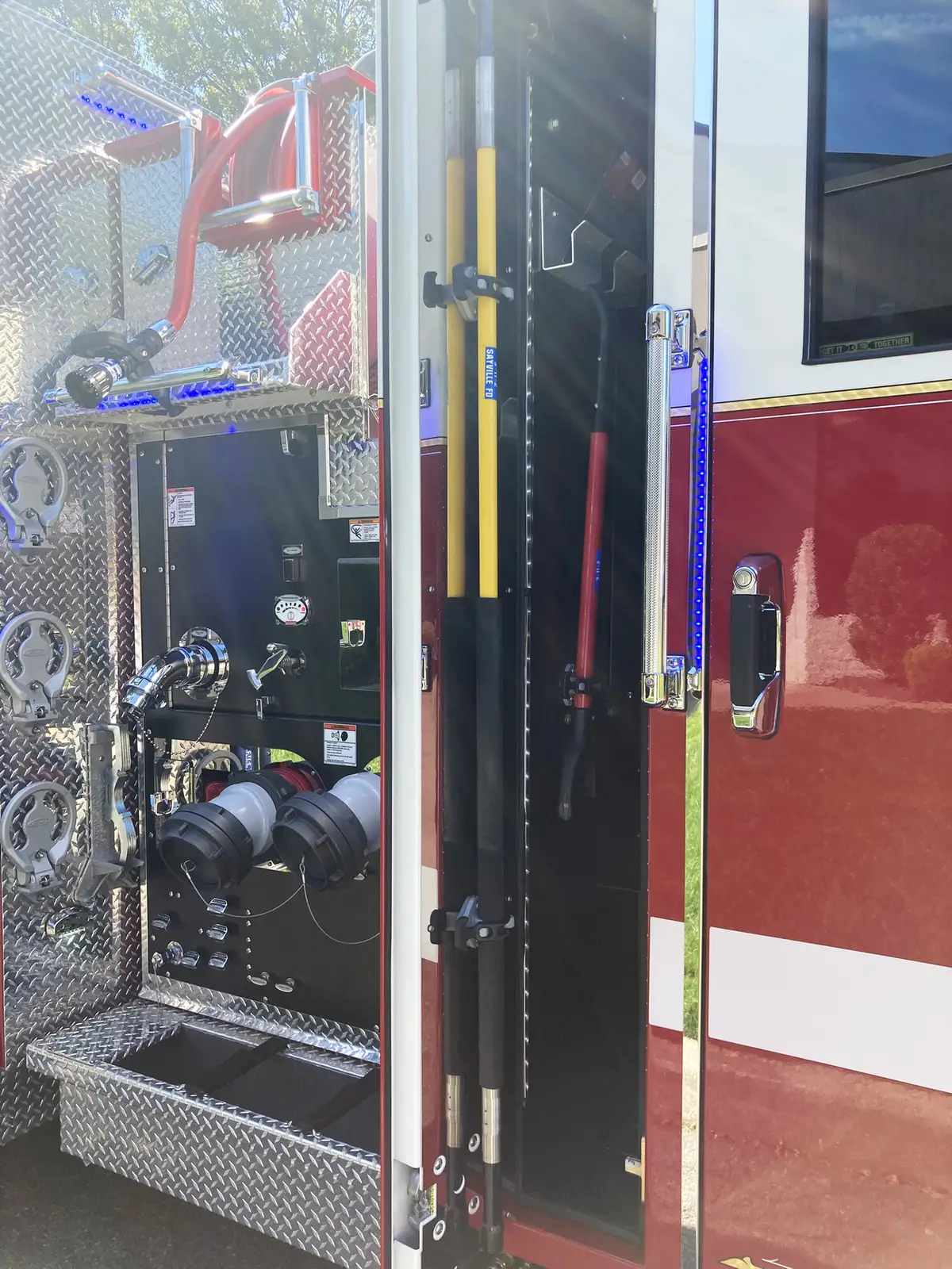 Pierce Velocity Rescue Pumper exterior view, photo 22 of 66
