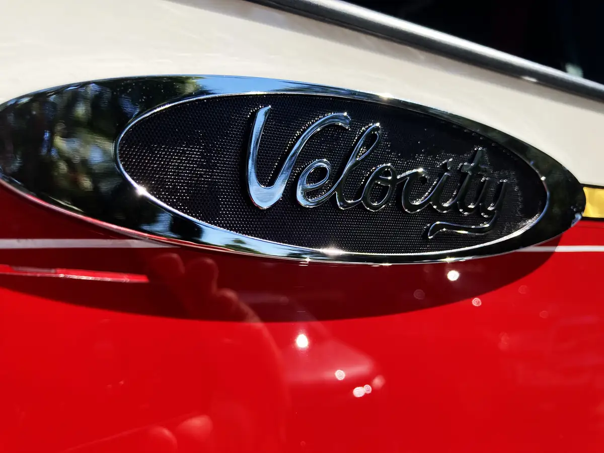 Pierce Velocity Rescue Pumper exterior view, photo 31 of 66