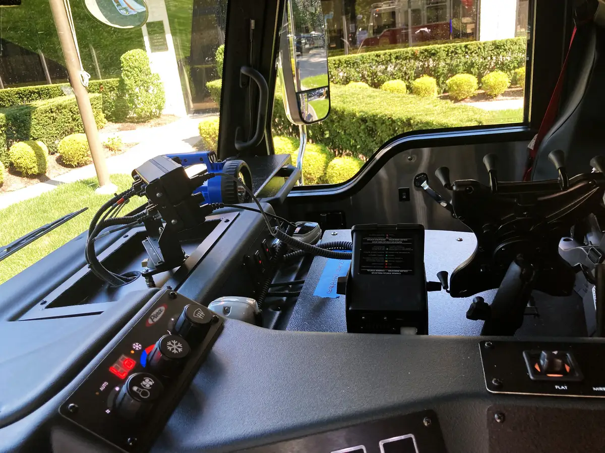 Pierce Velocity Rescue Pumper exterior view, photo 56 of 66