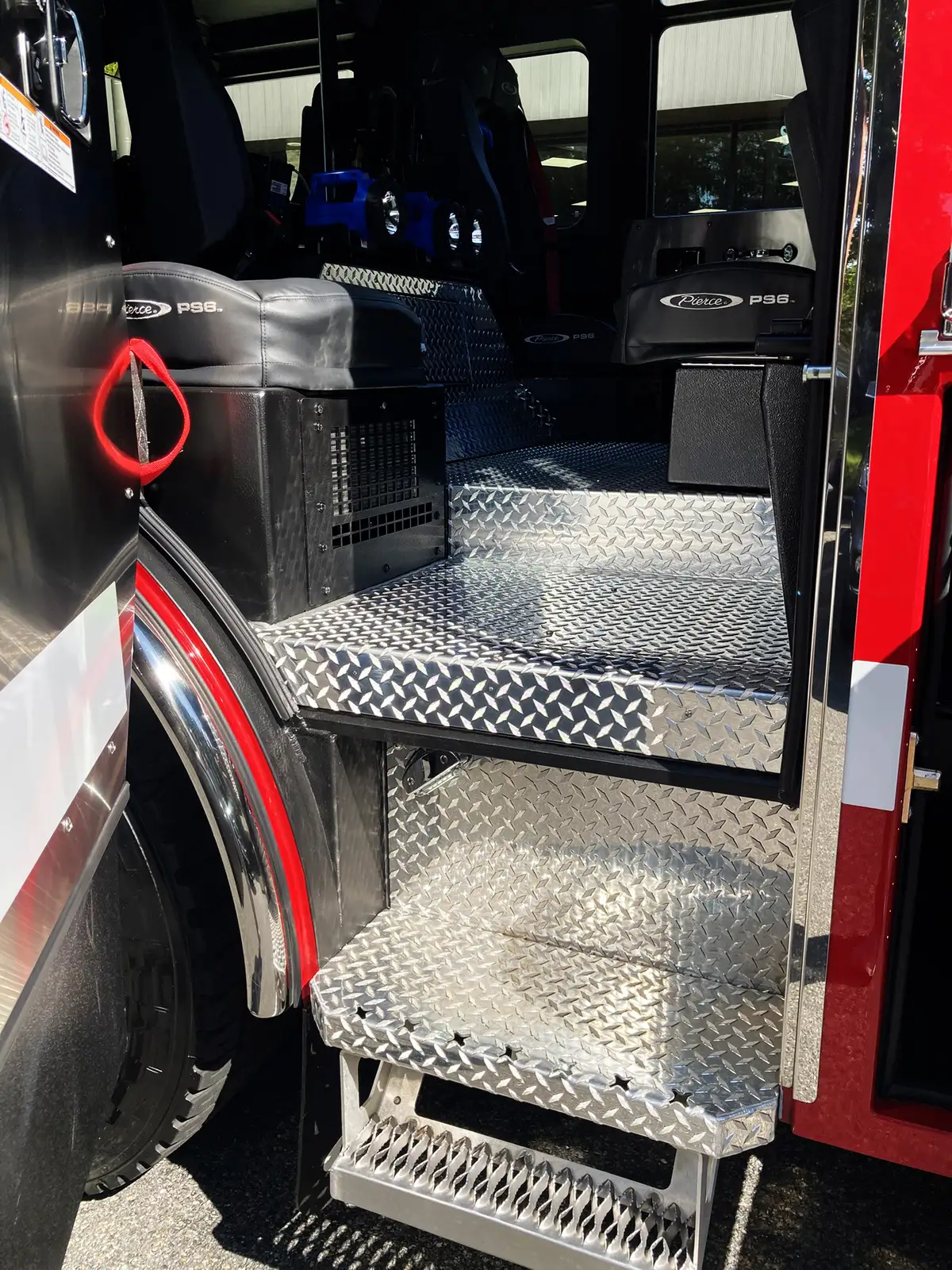 Pierce Velocity Rescue Pumper exterior view, photo 60 of 66