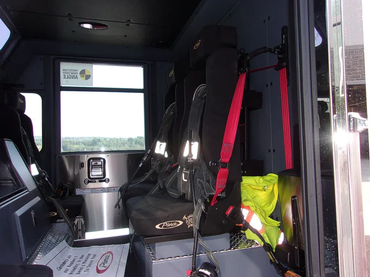 Pierce Arrow Pumper exterior view, photo 11 of 37