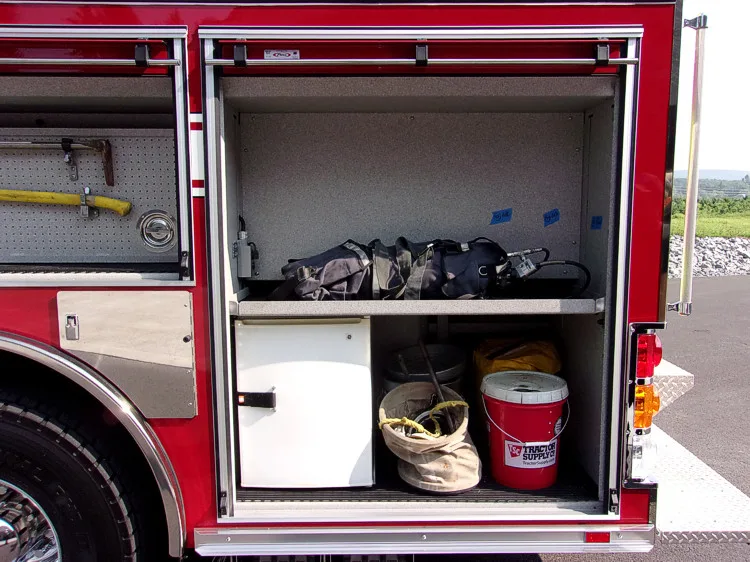 Pierce Arrow Pumper exterior view, photo 17 of 37