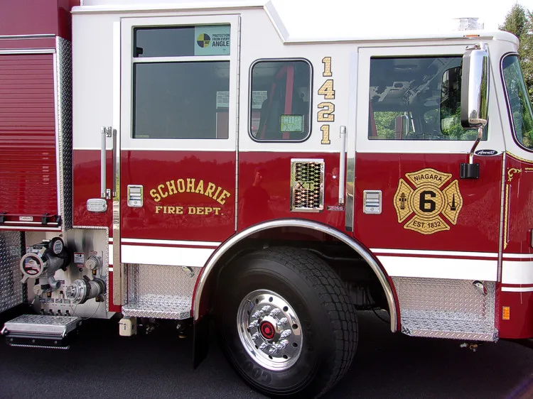 Pierce Arrow Pumper exterior view, photo 2 of 37