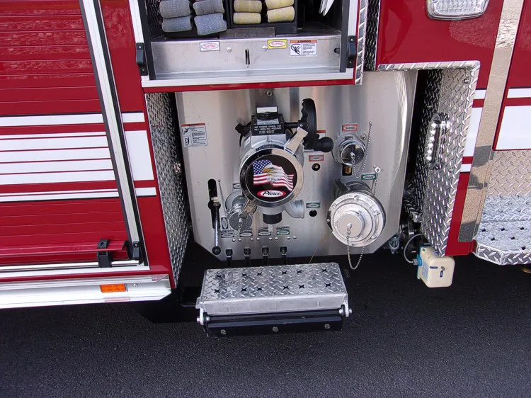 Pierce Arrow Pumper exterior view, photo 23 of 37